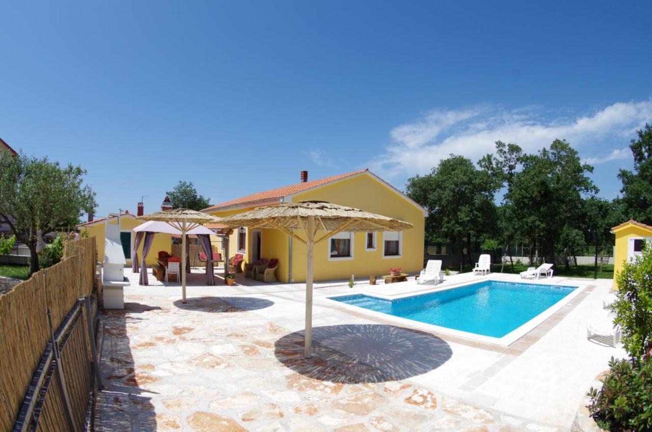 فيلا House Oliva, Sveti Kirin Svetvinčenat المظهر الخارجي الصورة